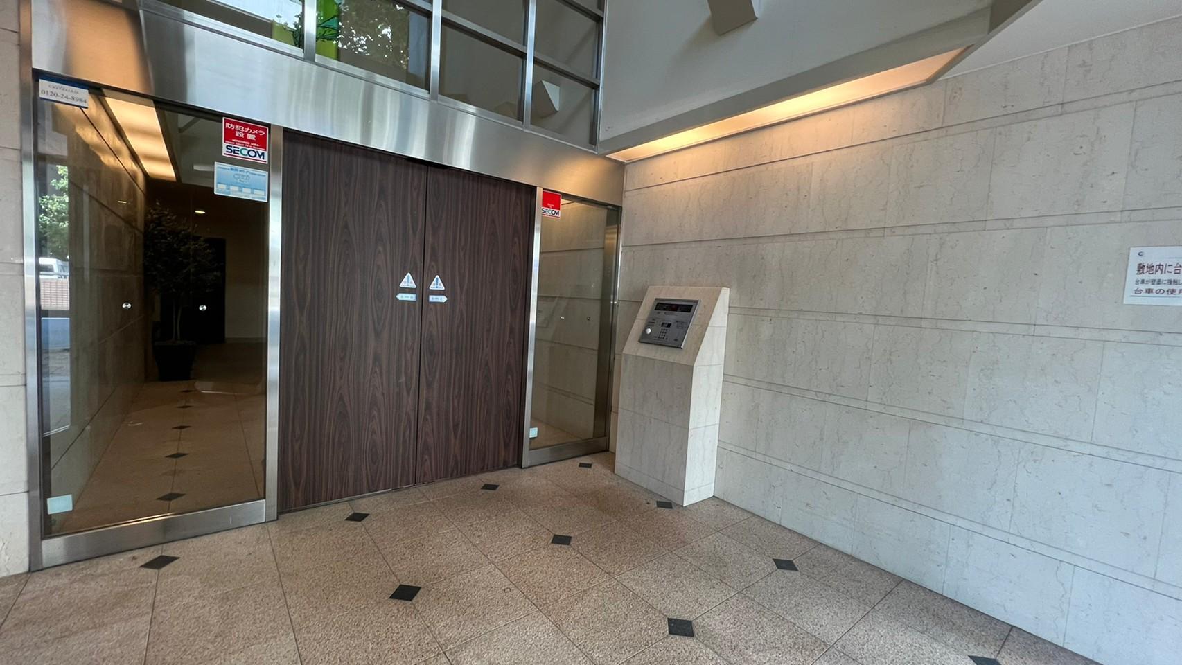 エントランス　エントランス