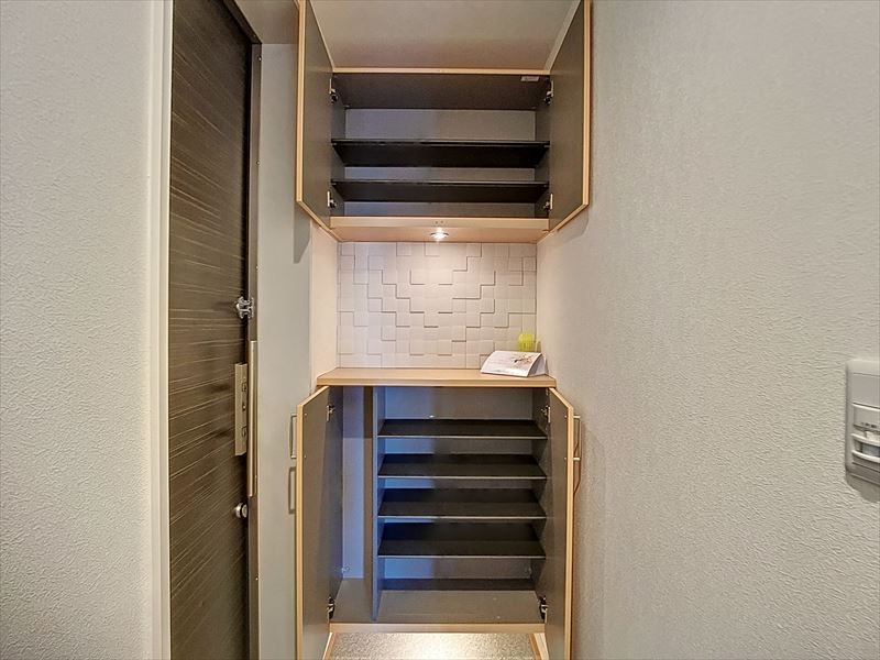 玄関　※同物件の他のお部屋の写真※