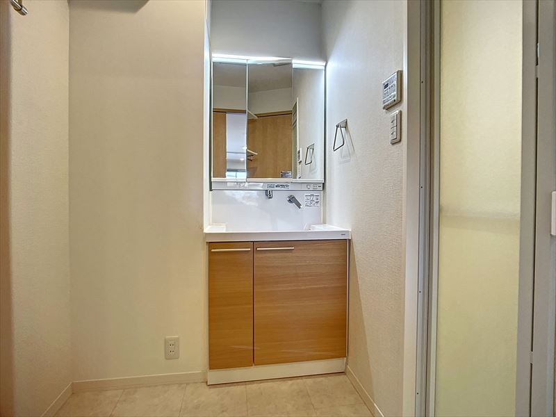 洗面設備　※同物件の他のお部屋の写真※