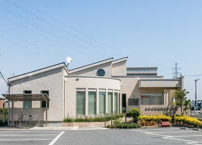 病院　ふかざわ歯科クリニック（病院）まで832m