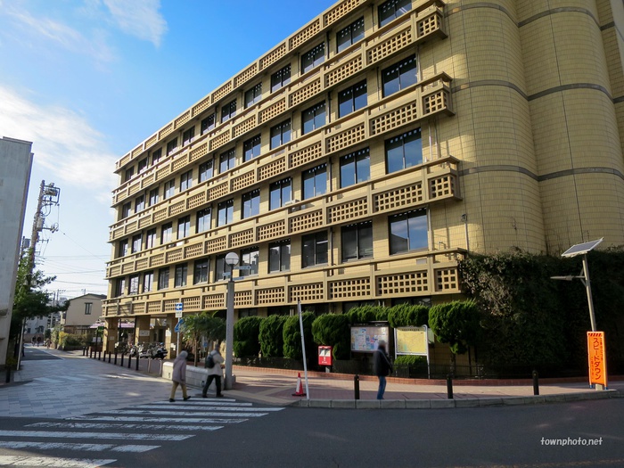 役所　逗子市役所（役所）まで431m