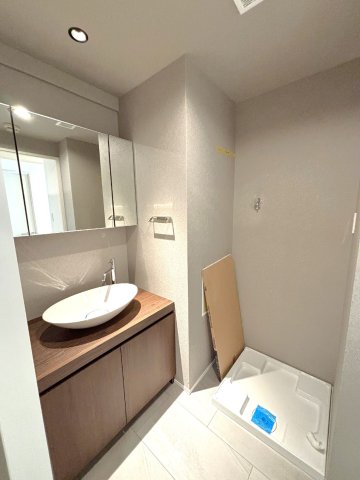 洗面設備　※別住戸のお部屋の写真を掲載しております