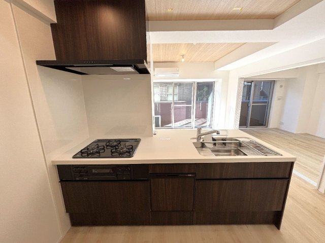 キッチン　※別住戸のお部屋の写真を掲載しております