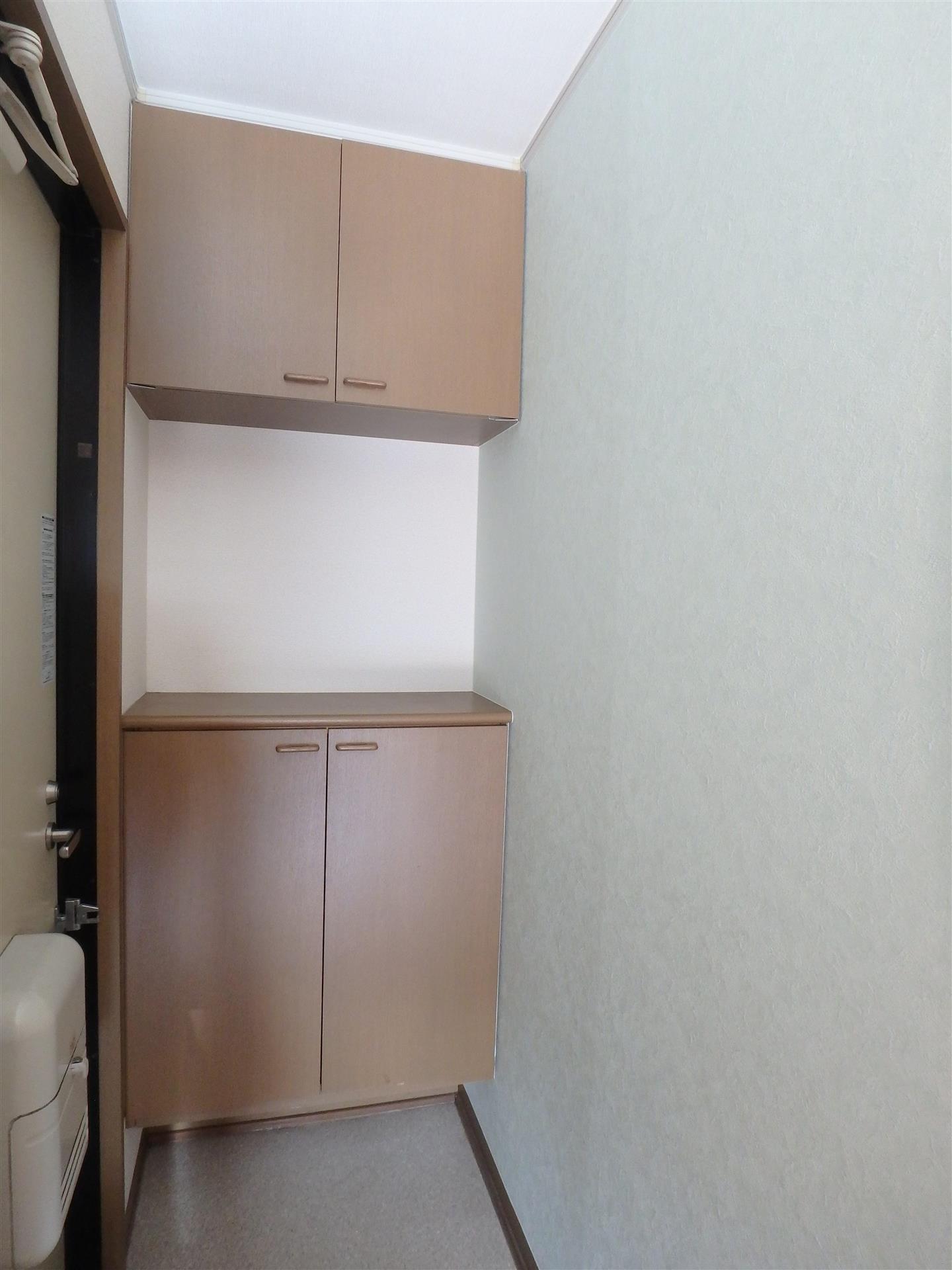 収納　玄関の棚