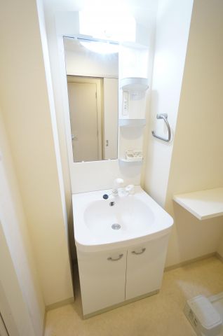 洗面設備　※同物件・同タイプの写真です。