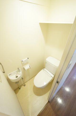 トイレ　※同物件・同タイプの写真です。