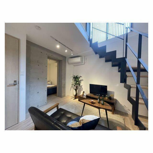 居室・リビング　リビング（※モデルルームのため、家具小物