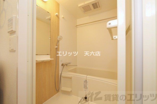 バス・シャワールーム　洗面