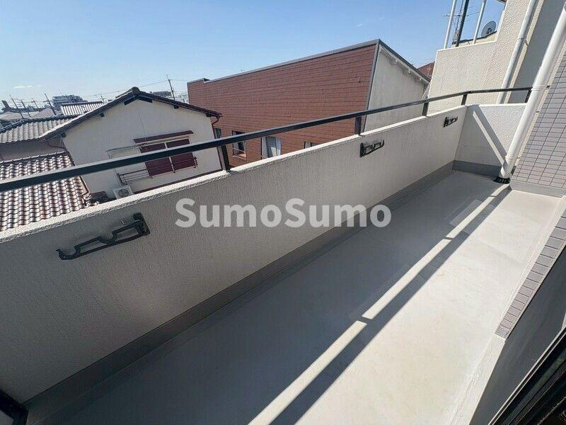 バルコニー　外からの目が気にならないバルコニーで洗濯物が干せます