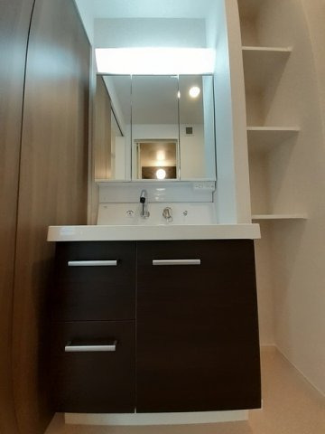 洗面設備　脱衣スペースもあります