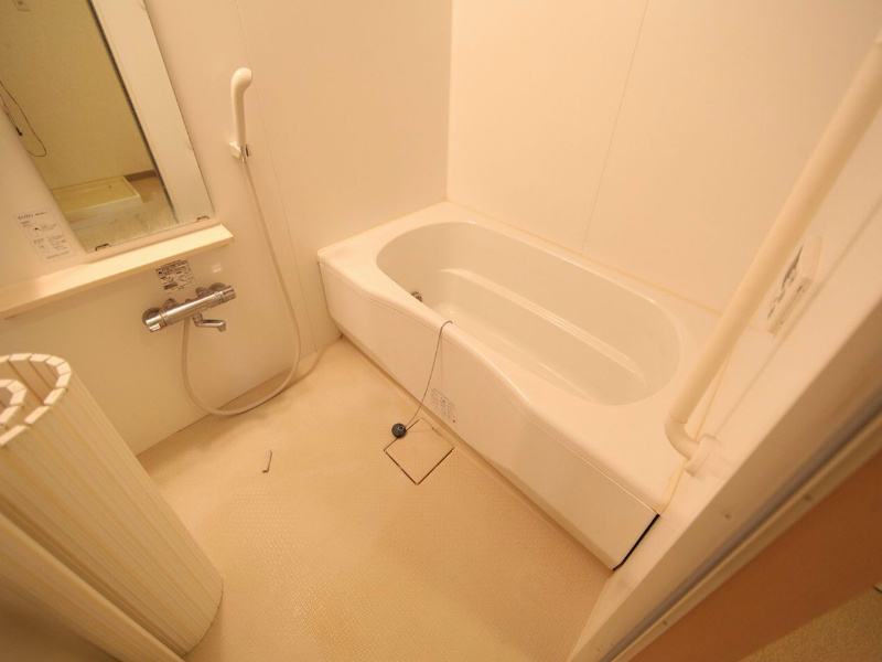 バス・シャワールーム　浴室暖房乾燥機付　追い焚き・オートバス機能付お風呂