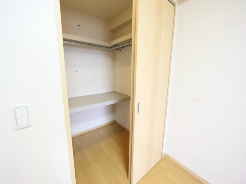 収納　ウォークインクローゼット（収納充実してます）