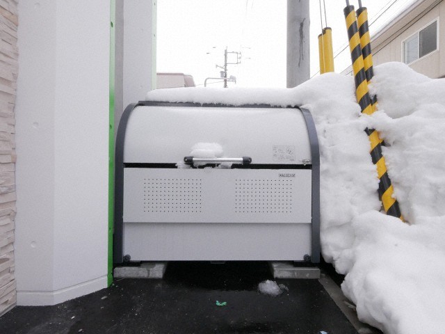 その他共有部分　忙しい朝に便利なダストボックスです♪