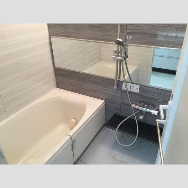 バス・シャワールーム　画像と現状が異なる場合は現状優先となります。