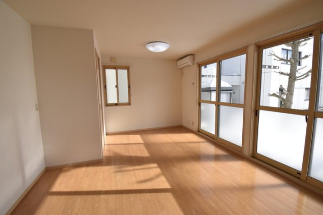 居室・リビング　使いやすい居間です