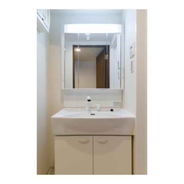 洗面設備　※写真は同タイプ住戸です。