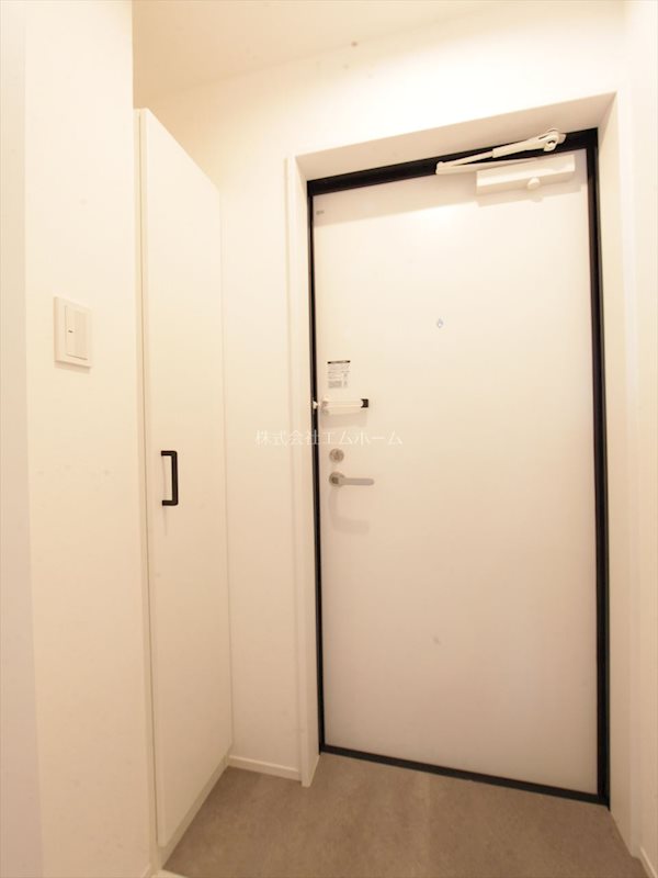 玄関　玄関（シューズボックス充実）