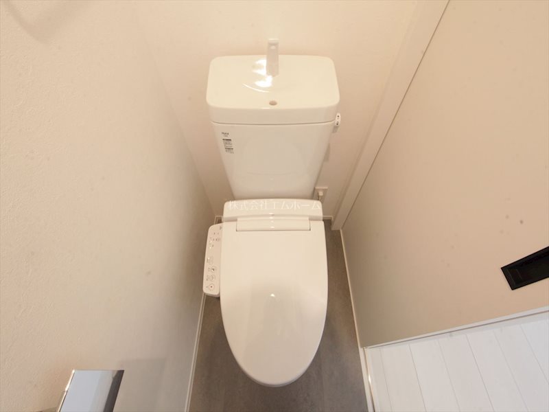 トイレ　温水洗浄便座付トイレ