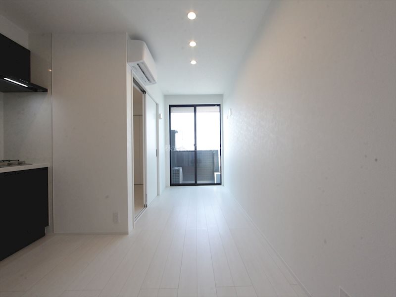 バルコニー　LDK10.1帖　エアコン完備　バルコニーに面しています