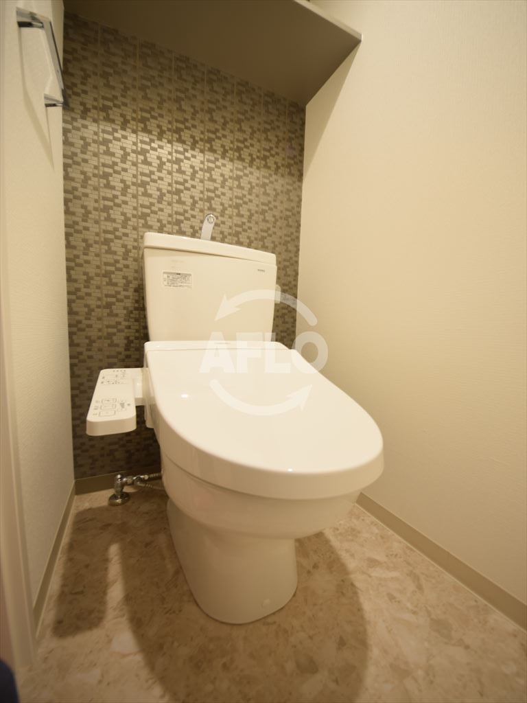 トイレ　クリスタルグランツ難波II　ウォシュレット