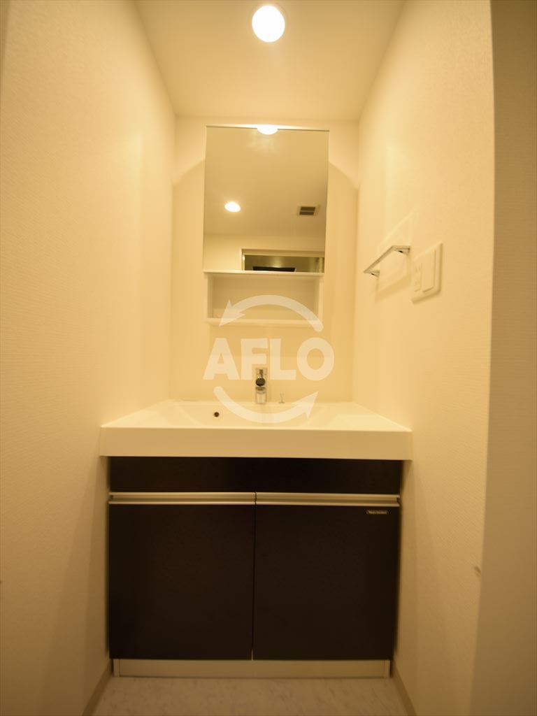 洗面設備　クリスタルグランツ難波II　独立洗面台