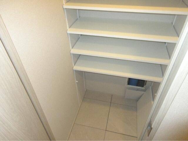 バルコニー　浴室乾燥機完備