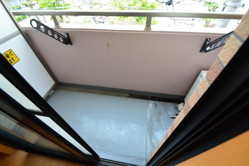 バルコニー　いたって普通のバルコニーです。