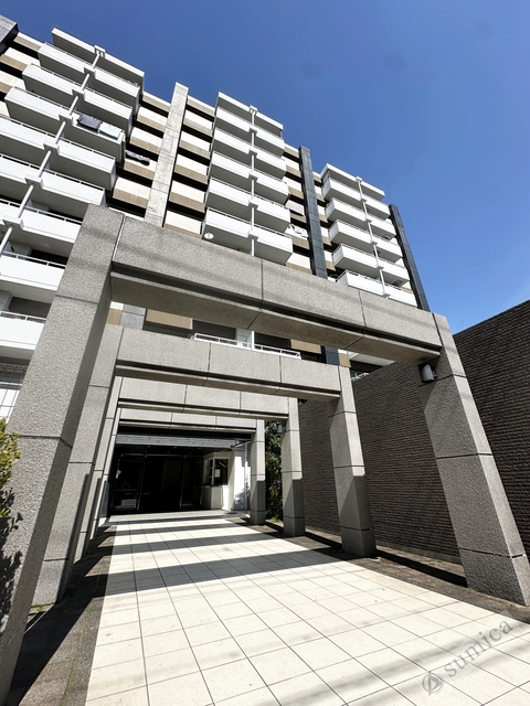 その他共有部分　豪華なポーチがお出迎え♪♪