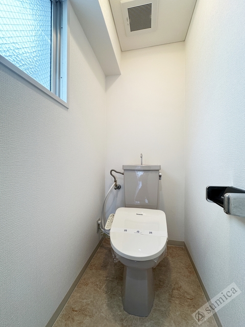 トイレ　温水洗浄便座付き♪♪