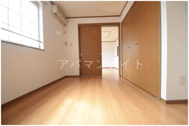 その他部屋・スペース　落ち着いて過ごせるお部屋なので、寝室にいかがでしょうか