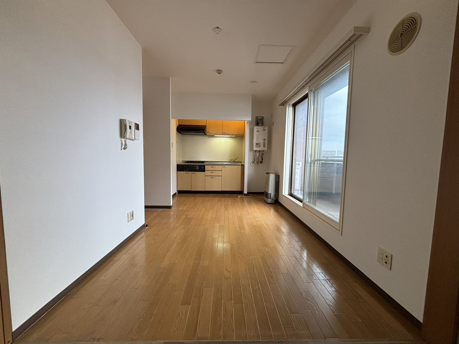 三和マンションの居間写真