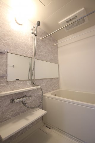 バス・シャワールーム　きれいなお風呂です