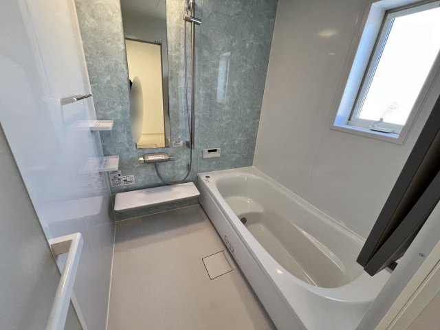 バス・シャワールーム　写真は同じタイプの１号棟です