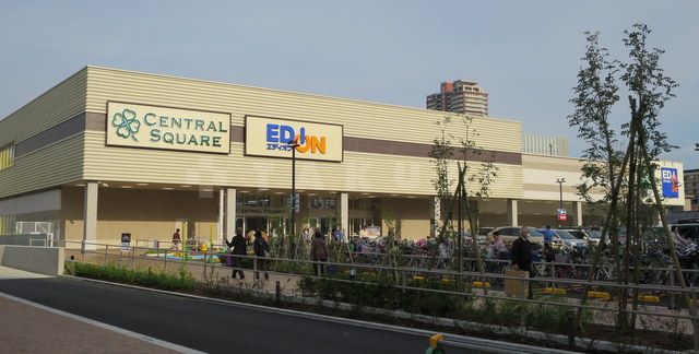 スーパー　ライフ セントラルスクエア森ノ宮店（スーパー）まで74m