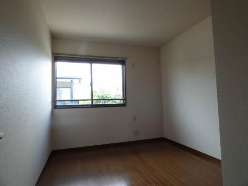 その他部屋・スペース　開放的な寝室です