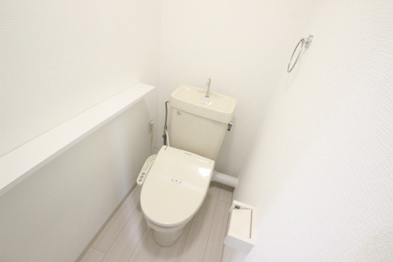 トイレ　※別部屋の写真です