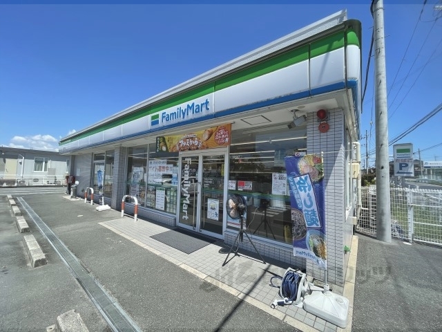 コンビニ　ファミリーマート天理井戸堂店（コンビニ）まで120m