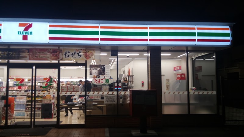 コンビニ　セブンイレブン東京医科大前店（コンビニ）まで105m