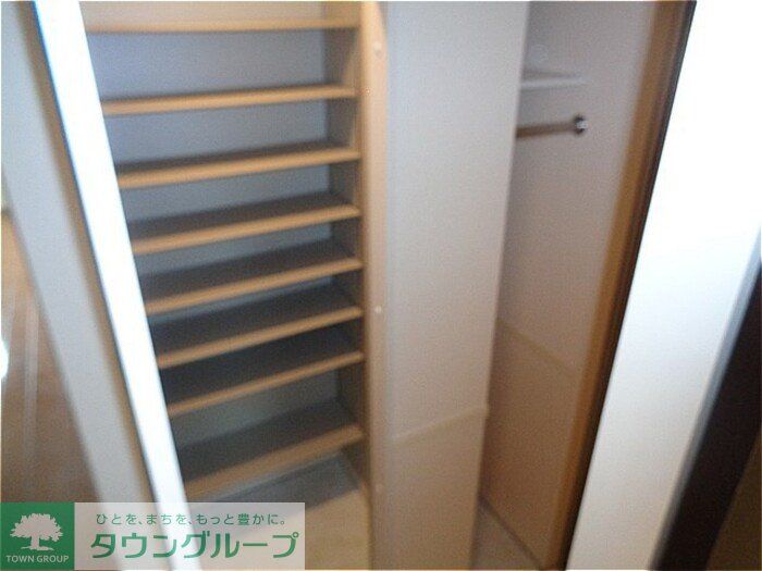 玄関　お問合せはタウンハウジングまで！※現地待合わせ相談可能