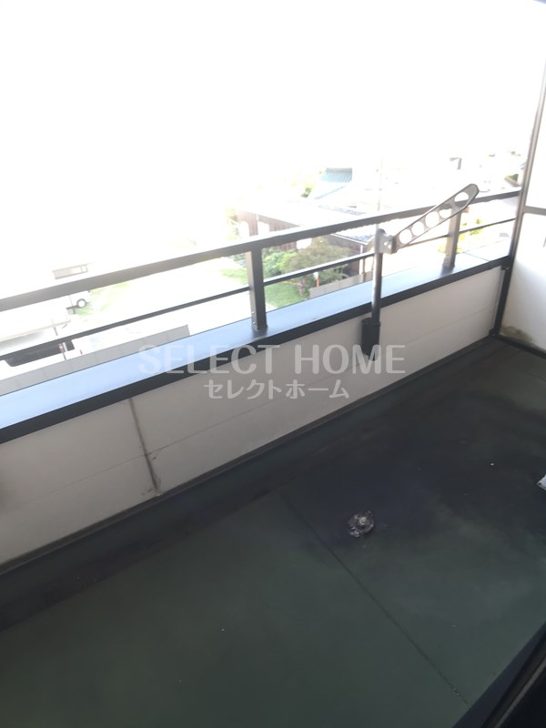 バルコニー　暖かな日差しのふりそそぐバルコニー 同型タイプ