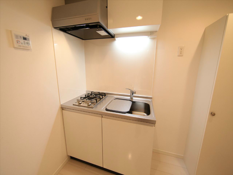 キッチン　システムキッチン（ガス2口）冷蔵庫・レンジ等ご用意できます