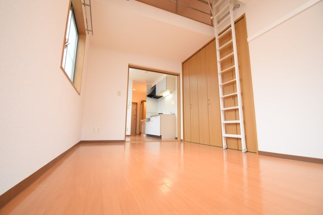 居室・リビング　同物件、別部屋参考写真