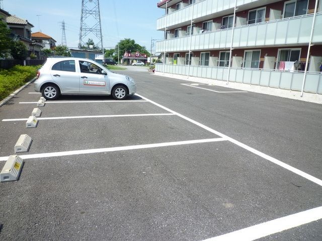 駐車場　敷地内駐車場