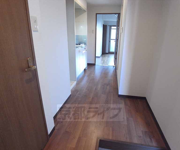 その他部屋・スペース　玄関から部屋の廊下です。