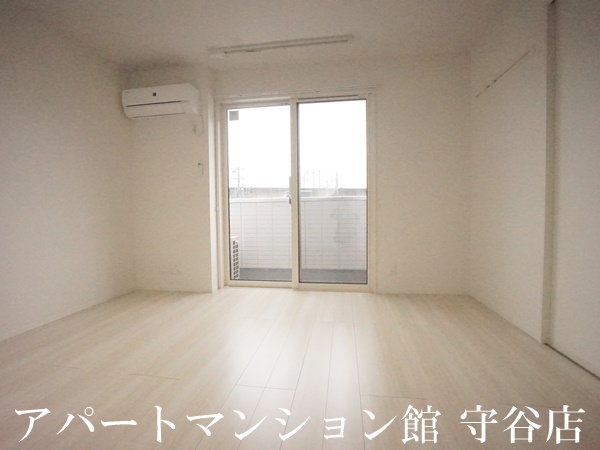 居室・リビング　反転です