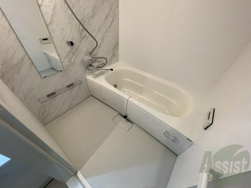 バス・シャワールーム　お風呂になります。一日の疲れを癒してくださいね。