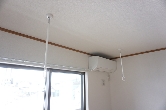 その他設備　室内物干し付き