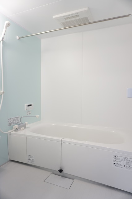 バス・シャワールーム　追焚給湯と浴室乾燥機付き