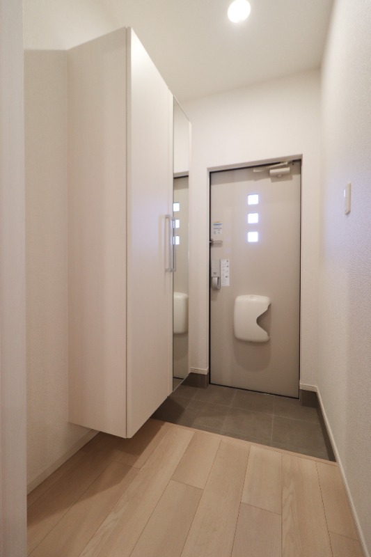 玄関　図面と現状に相違がある場合には現状を優先