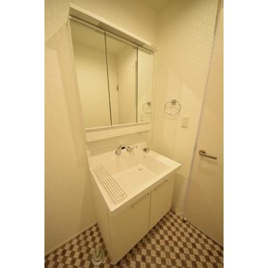 洗面設備　別部屋参考写真です